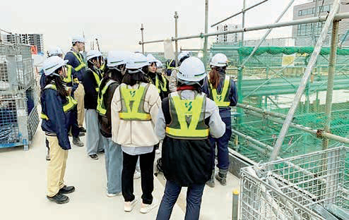 矢作建設工業㈱本社及び鉄道高架化工事（土木工事）、物流倉庫新築工事（建築工事）の見学
